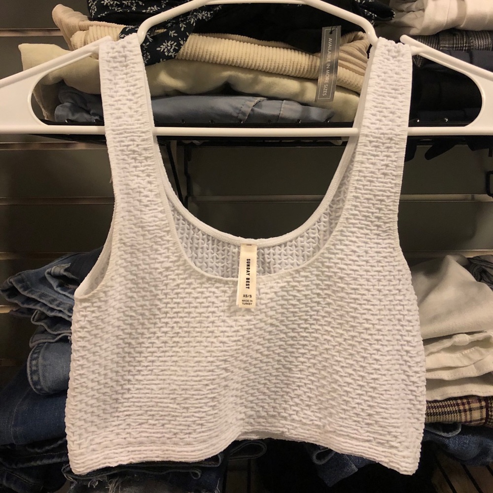 Aritzia Sunday Best cropped tank (NWOT)
